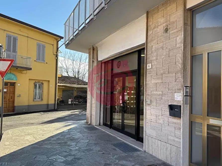 Immagine 2 di Negozio in vendita  a Santarcangelo Di Romagna