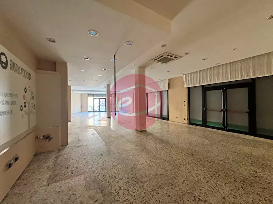 Immagine 6 di Negozio in vendita  a Santarcangelo Di Romagna