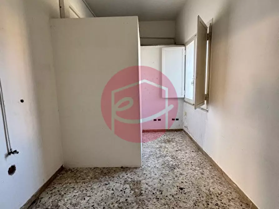 Immagine 10 di Negozio in vendita  a Santarcangelo Di Romagna