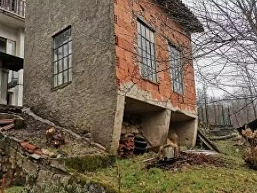 Immagine 5 di Negozio in vendita  in VIA GISBENTI 10 a Valli Del Pasubio