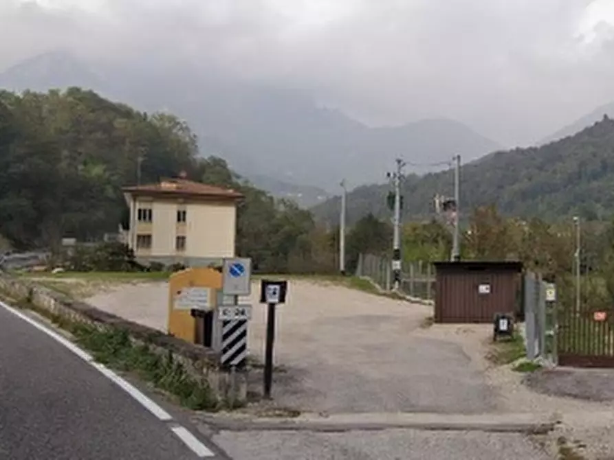 Immagine 7 di Negozio in vendita  in VIA GISBENTI 10 a Valli Del Pasubio