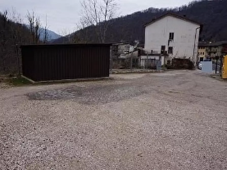 Immagine 8 di Negozio in vendita  in VIA GISBENTI 10 a Valli Del Pasubio