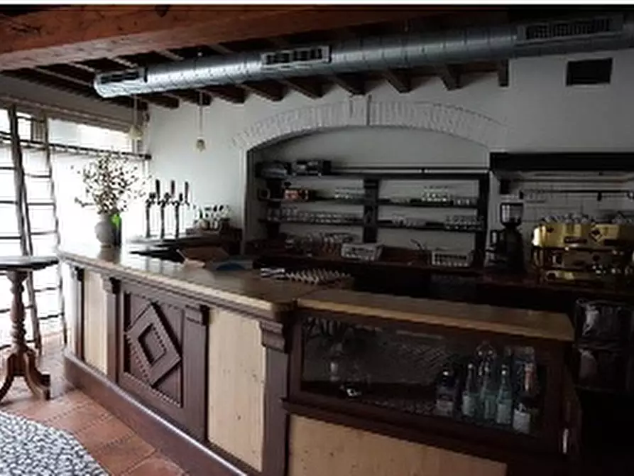 Immagine 11 di Negozio in vendita  in VIA GISBENTI 10 a Valli Del Pasubio