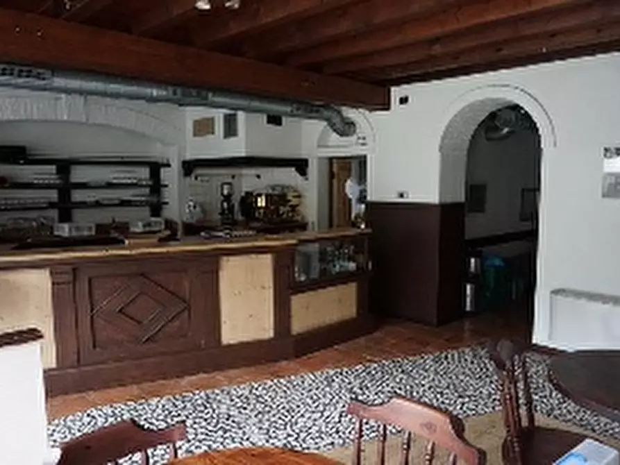 Immagine 12 di Negozio in vendita  in VIA GISBENTI 10 a Valli Del Pasubio