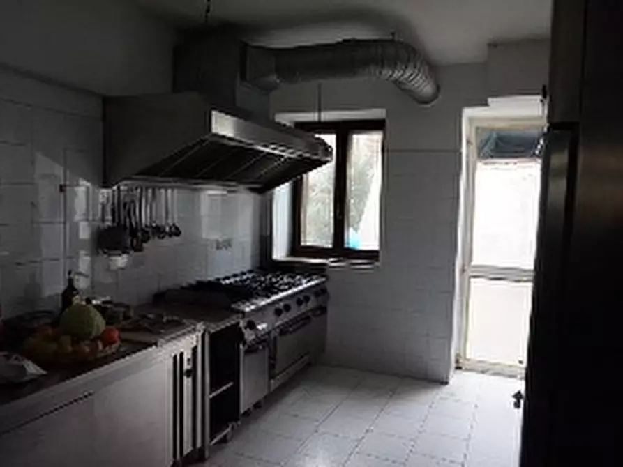 Immagine 13 di Negozio in vendita  in VIA GISBENTI 10 a Valli Del Pasubio