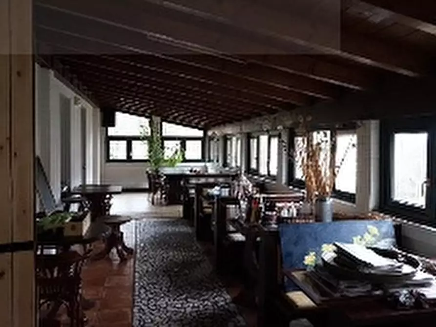Immagine 17 di Negozio in vendita  in VIA GISBENTI 10 a Valli Del Pasubio