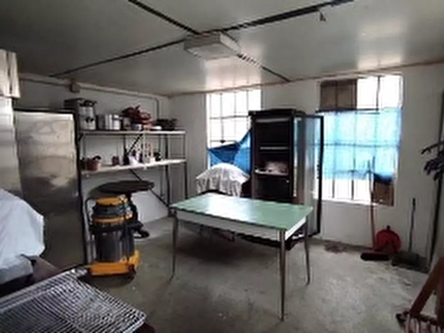 Immagine 23 di Negozio in vendita  in VIA GISBENTI 10 a Valli Del Pasubio