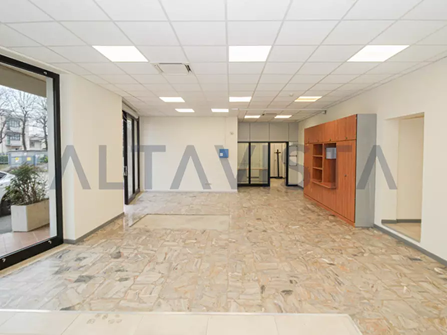 Immagine 3 di Negozio in affitto  in via brescia a Calcinato