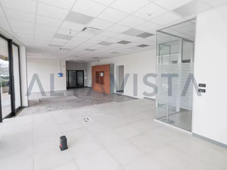 Immagine 6 di Negozio in affitto  in via brescia a Calcinato