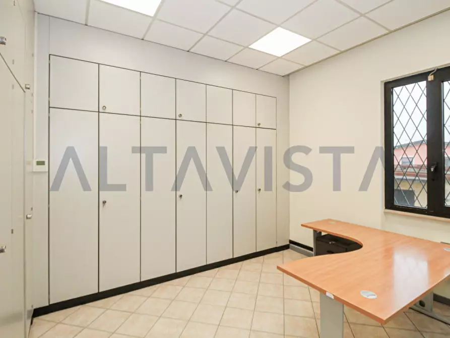 Immagine 12 di Negozio in affitto  in via brescia a Calcinato