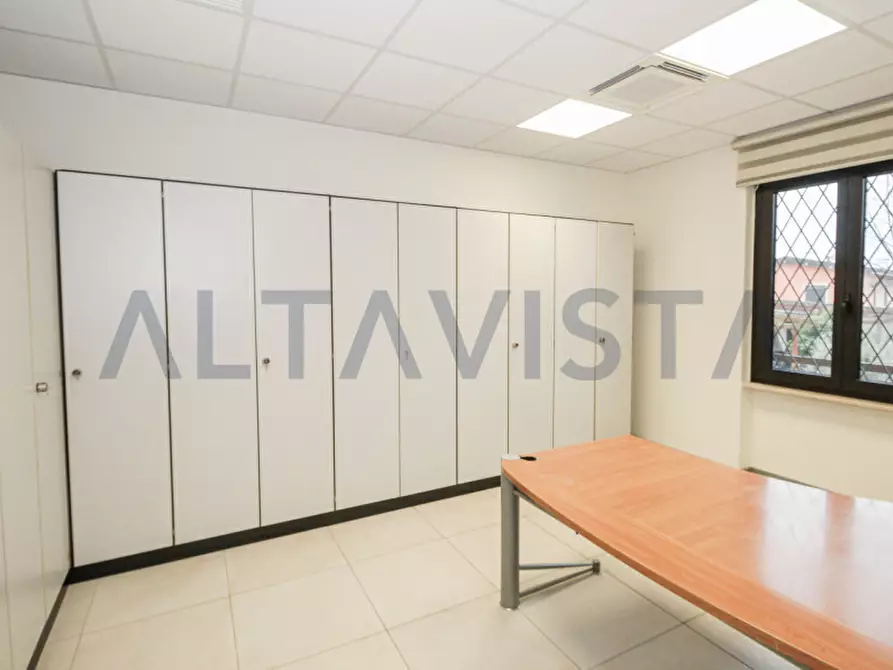 Immagine 16 di Negozio in affitto  in via brescia a Calcinato