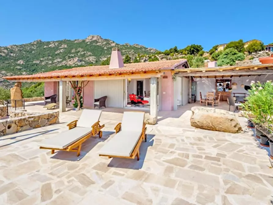 Immagine 4 di Villa in vendita  in via cugnana a Olbia