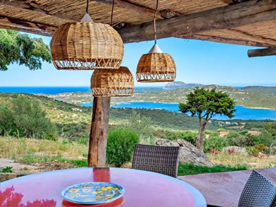 Immagine 6 di Villa in vendita  in via cugnana a Olbia