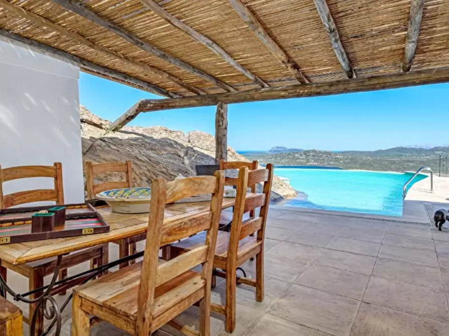 Immagine 9 di Villa in vendita  in via cugnana a Olbia