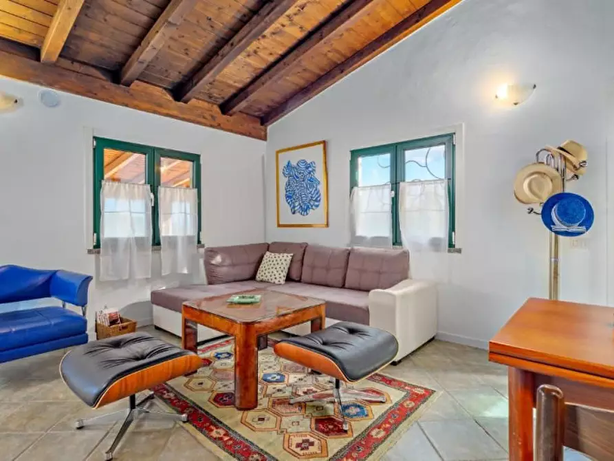 Immagine 17 di Villa in vendita  in via cugnana a Olbia