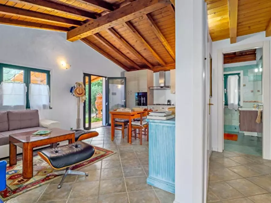 Immagine 19 di Villa in vendita  in via cugnana a Olbia