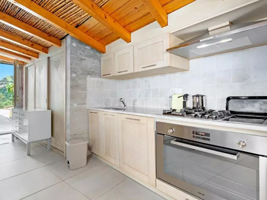 Immagine 21 di Villa in vendita  in via cugnana a Olbia