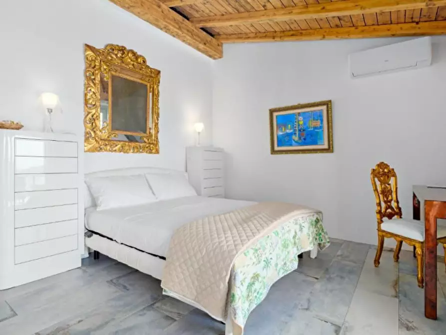 Immagine 22 di Villa in vendita  in via cugnana a Olbia
