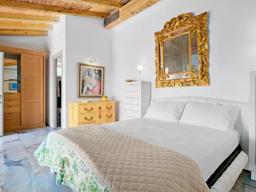 Immagine 26 di Villa in vendita  in via cugnana a Olbia