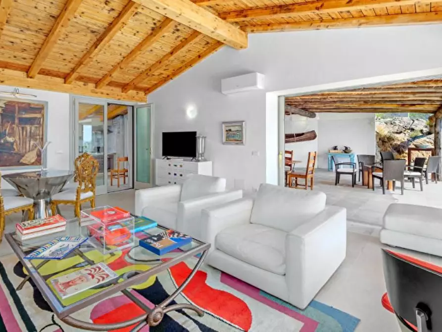 Immagine 27 di Villa in vendita  in via cugnana a Olbia