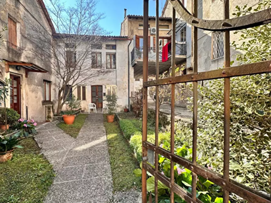 Immagine 1 di Villetta a schiera in vendita  in Via Libertà, 98 a Piovene Rocchette