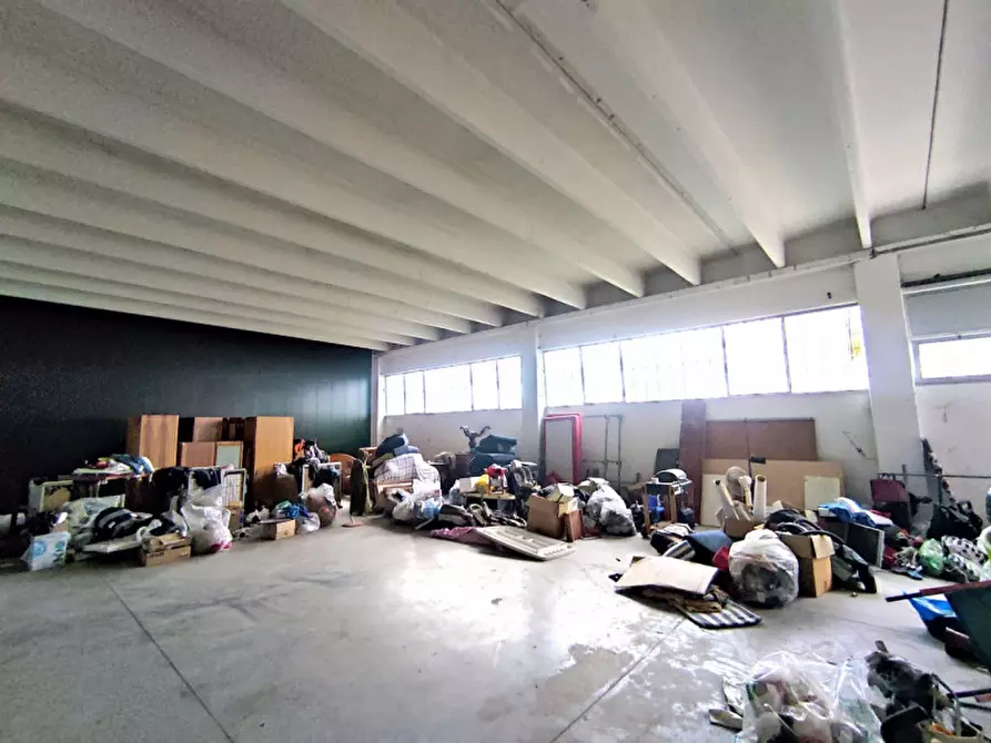 Immagine 3 di Magazzino in vendita  a Vedelago