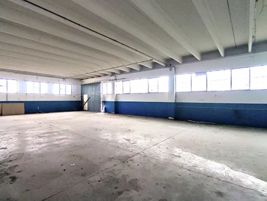 Immagine 7 di Magazzino in vendita  a Vedelago