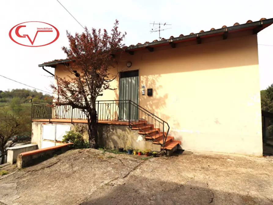 Immagine 1 di Casa indipendente in vendita  a Montevarchi