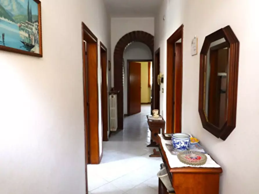 Immagine 4 di Casa indipendente in vendita  a Montevarchi