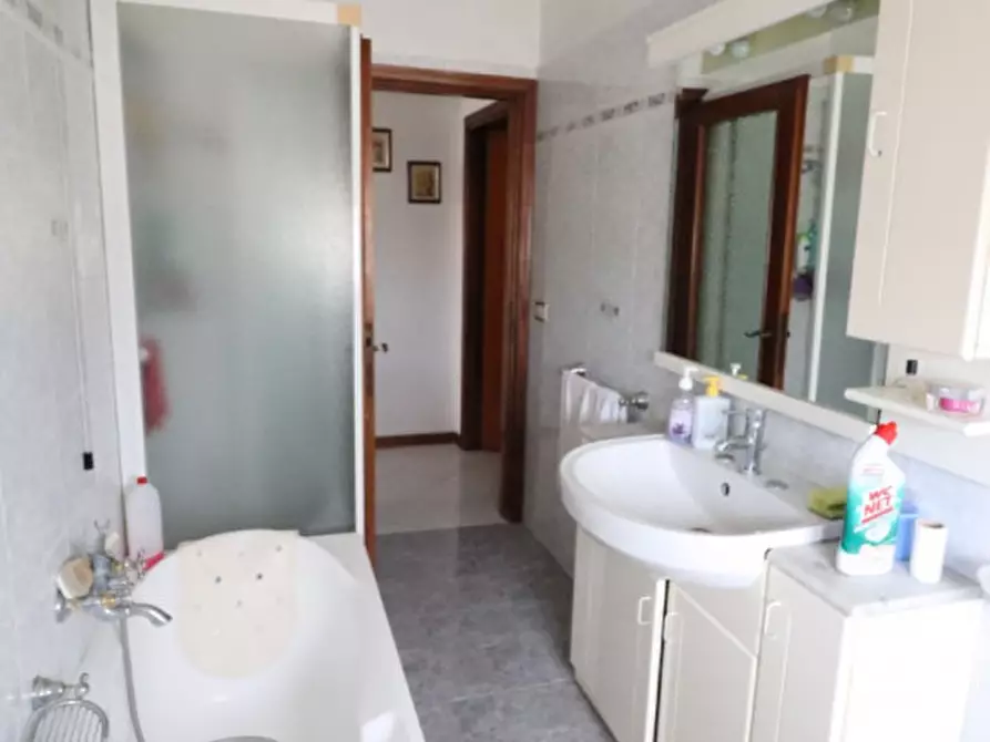 Immagine 17 di Casa indipendente in vendita  a Montevarchi