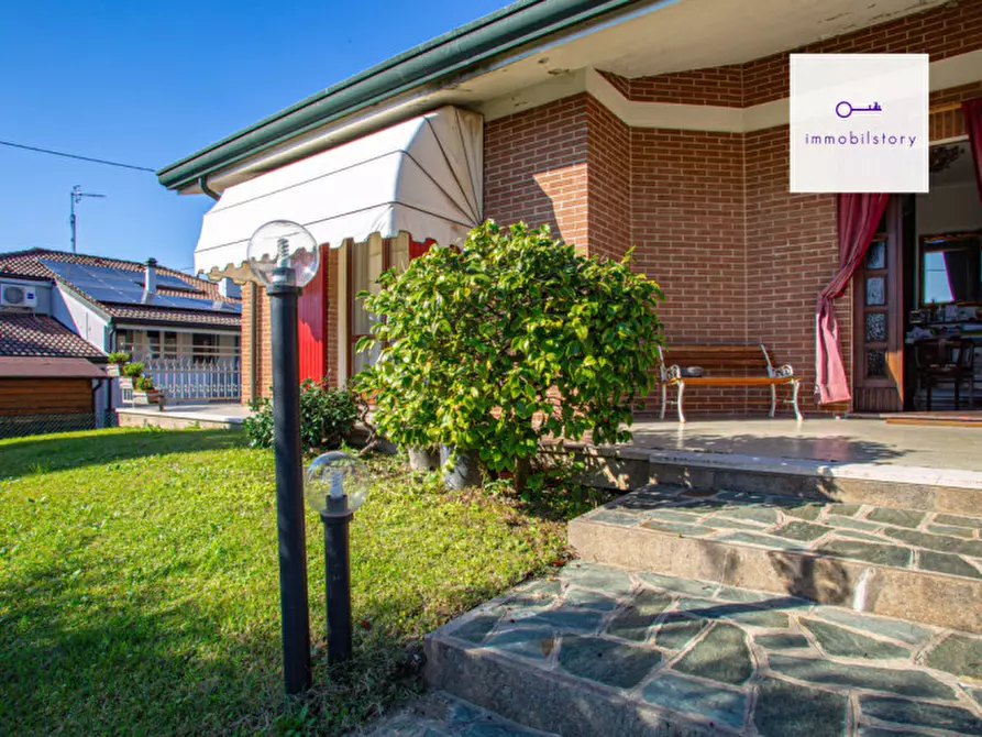 Immagine 3 di Villa in vendita  a Solesino