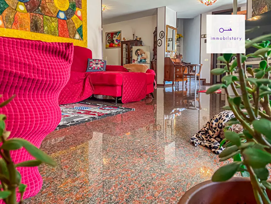 Immagine 17 di Villa in vendita  a Solesino