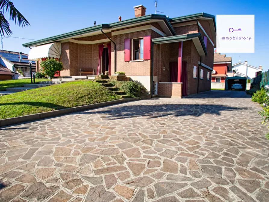 Immagine 46 di Villa in vendita  a Solesino