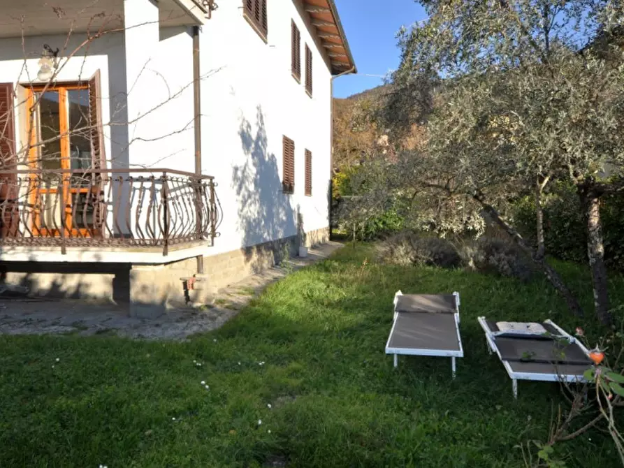 Immagine 2 di Appartamento in vendita  a Loro Ciuffenna