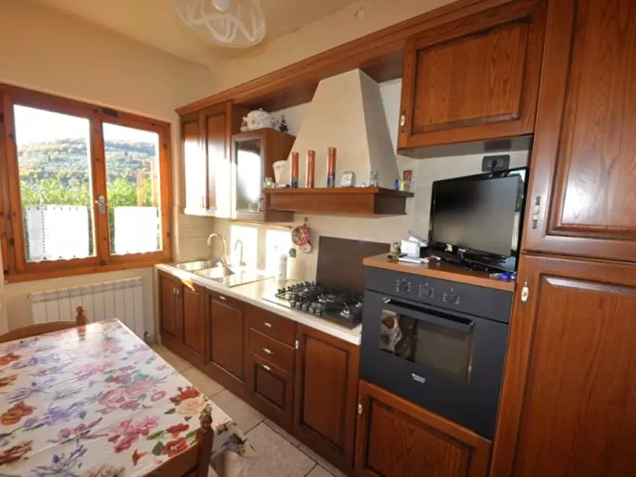 Immagine 9 di Appartamento in vendita  a Loro Ciuffenna