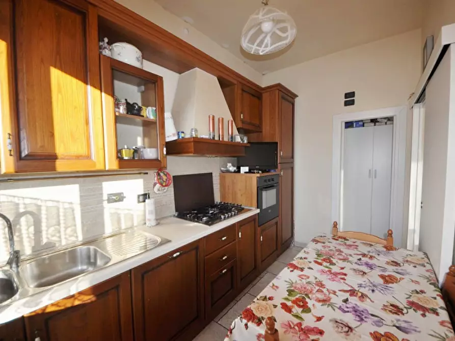 Immagine 10 di Appartamento in vendita  a Loro Ciuffenna