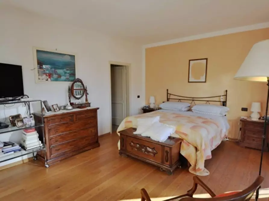 Immagine 12 di Appartamento in vendita  a Loro Ciuffenna