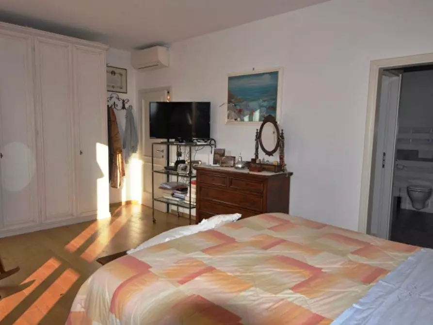 Immagine 13 di Appartamento in vendita  a Loro Ciuffenna