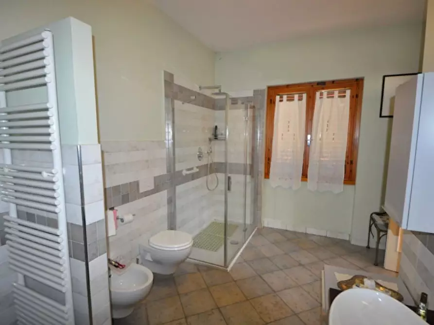 Immagine 16 di Appartamento in vendita  a Loro Ciuffenna