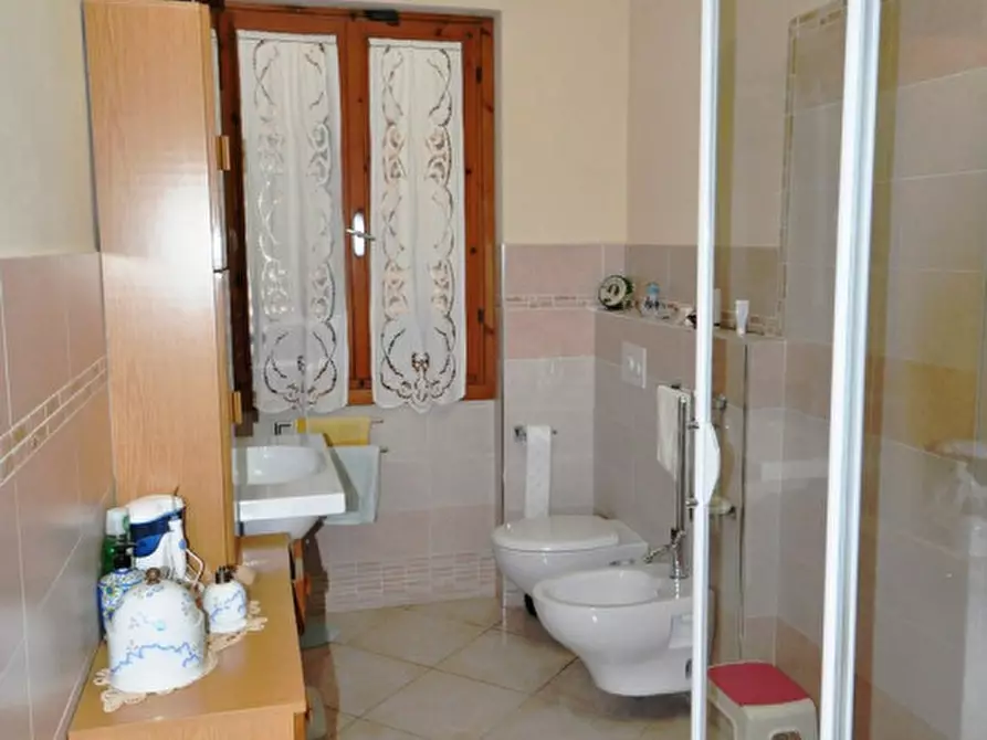 Immagine 18 di Appartamento in vendita  a Loro Ciuffenna