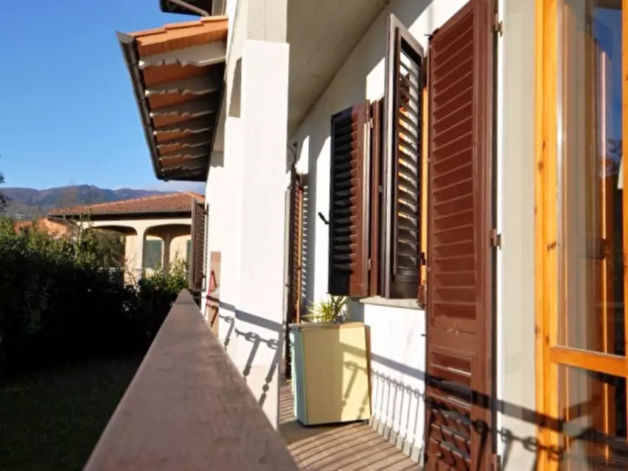 Immagine 21 di Appartamento in vendita  a Loro Ciuffenna