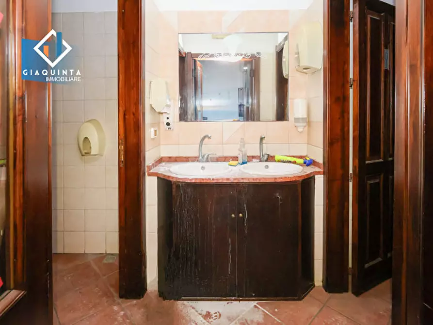 Immagine 5 di Negozio in vendita  in via San Damiano n.03 a Palagonia