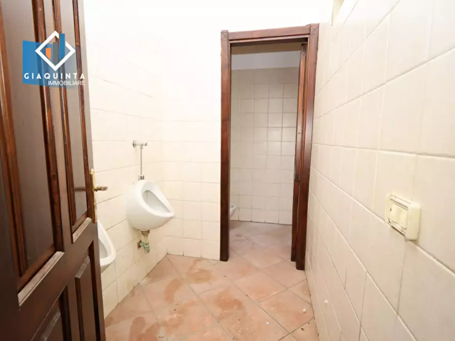 Immagine 6 di Negozio in vendita  in via San Damiano n.03 a Palagonia