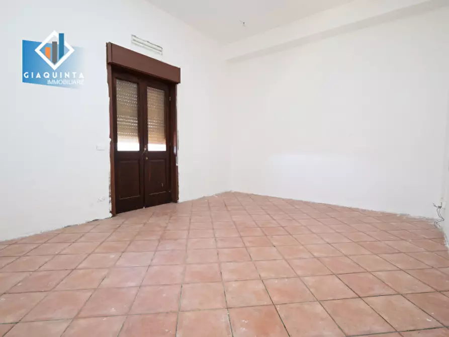 Immagine 8 di Negozio in vendita  in via San Damiano n.03 a Palagonia