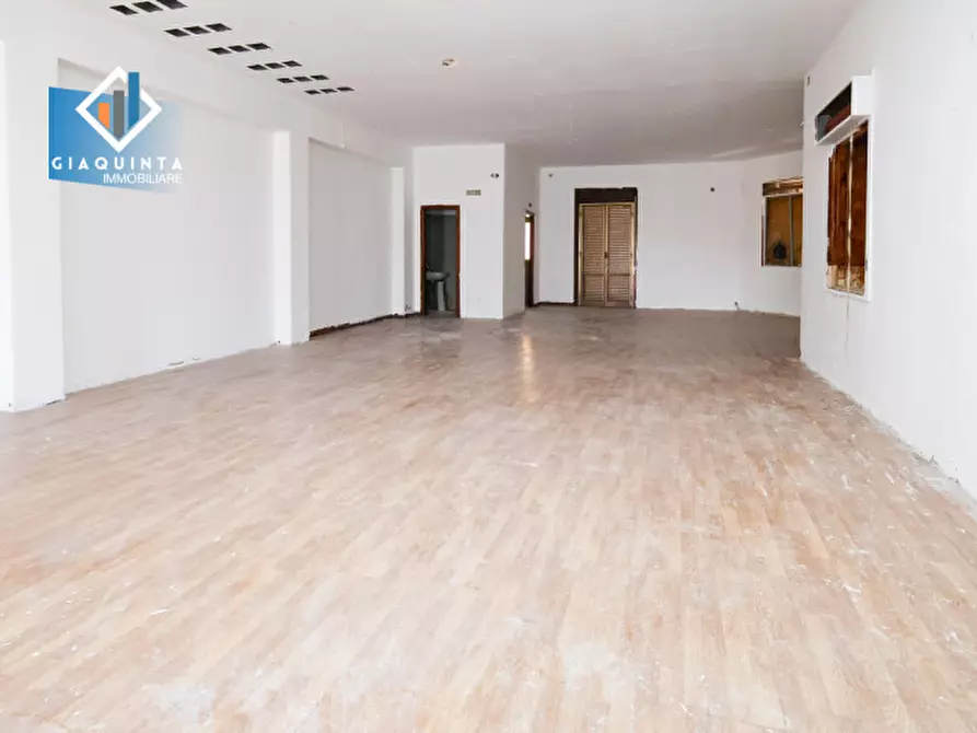 Immagine 16 di Negozio in vendita  in via San Damiano n.03 a Palagonia