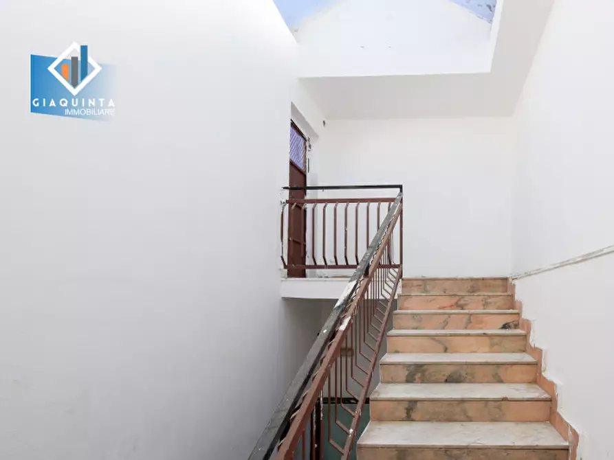 Immagine 20 di Negozio in vendita  in via San Damiano n.03 a Palagonia