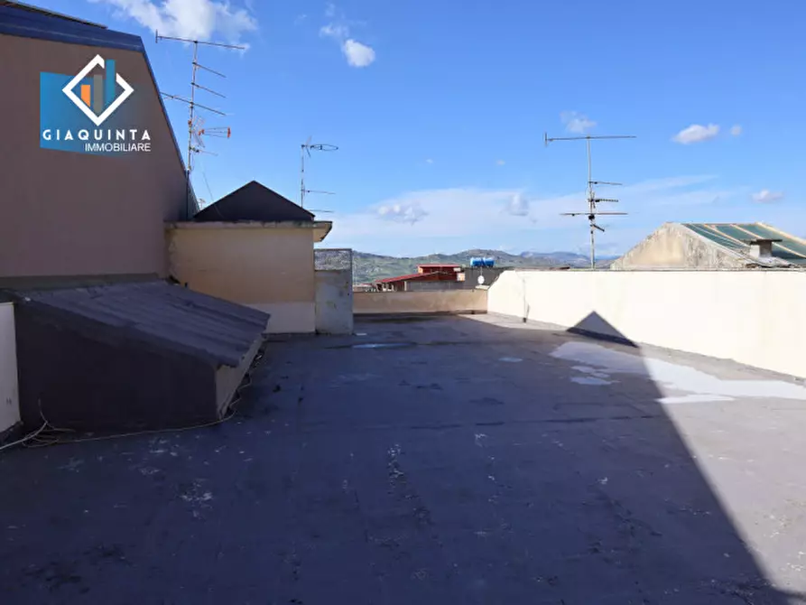 Immagine 23 di Negozio in vendita  in via San Damiano n.03 a Palagonia