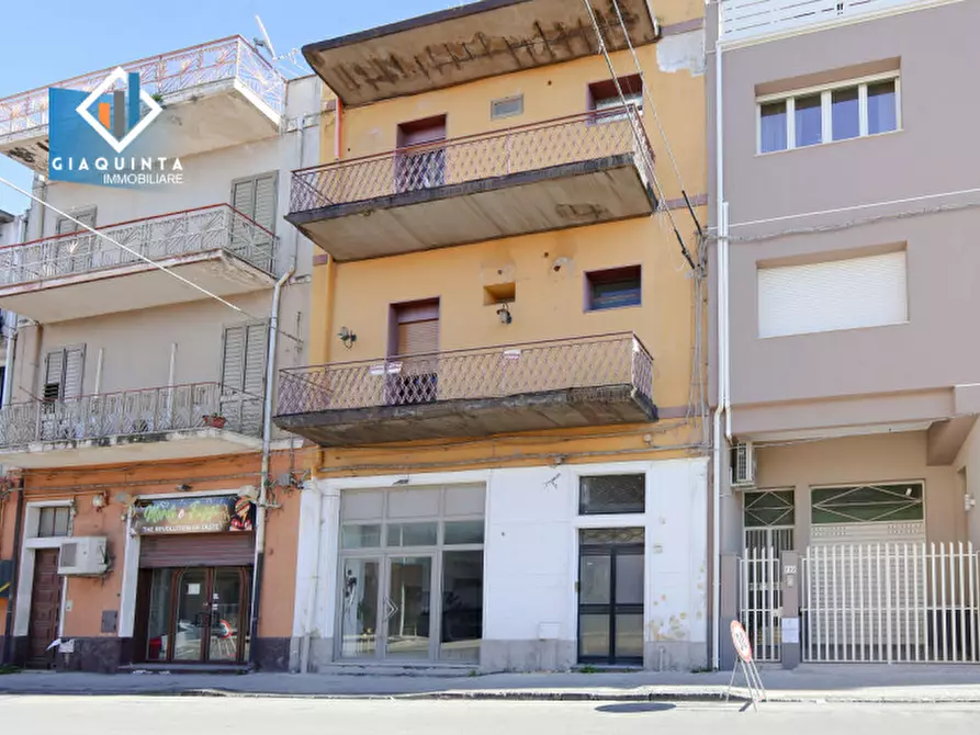 Immagine 24 di Negozio in vendita  in via San Damiano n.03 a Palagonia