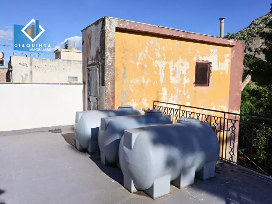 Immagine 25 di Negozio in vendita  in via San Damiano n.03 a Palagonia