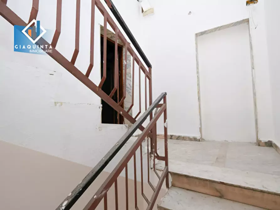 Immagine 29 di Negozio in vendita  in via San Damiano n.03 a Palagonia